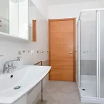 Elia * דסנזאנו דל גארדה