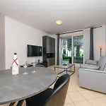 Elia * דסנזאנו דל גארדה